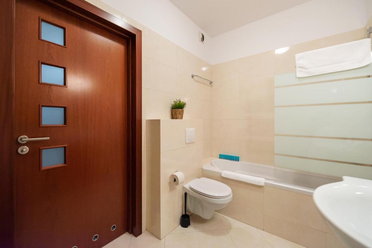 Wola Sunset Apartment Free Parking Варшава Екстериор снимка